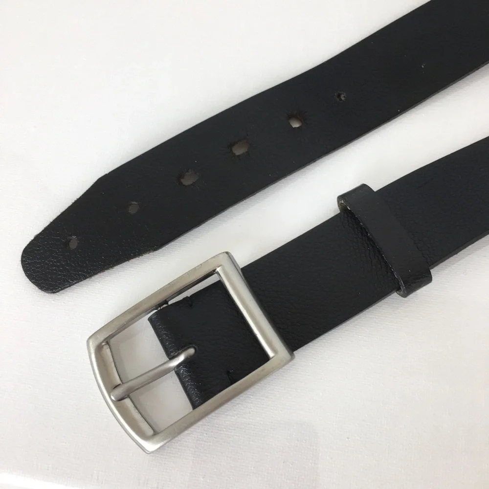 Italian Leather Black Belt by Banana Republic Men’s Size 40 Silver Buckle